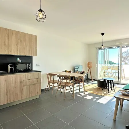Le Rivage-t3 Vue Mer-50m De La Mer-piscine-parking-wifi Apartment *